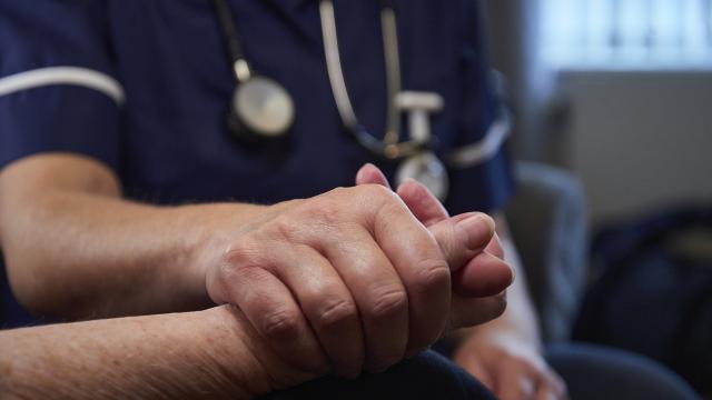 Изследване: Женените страдат по-малко от деменция