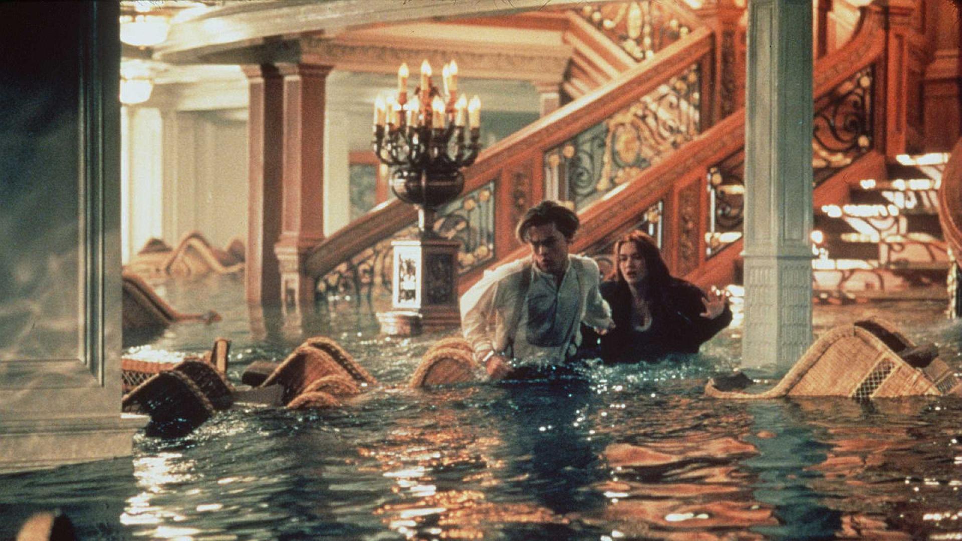 Бившата детска звезда Алекс Оуенс Сарно която изигра малката пътничка от