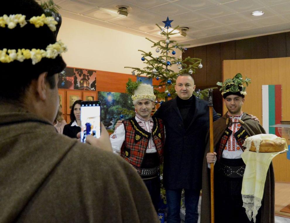 Навръх Игнажден коледари огласиха с песни и наричания за здраве