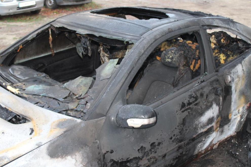 Автомобил се запали на паркинга на благоевградския парк Бачиново. Щети