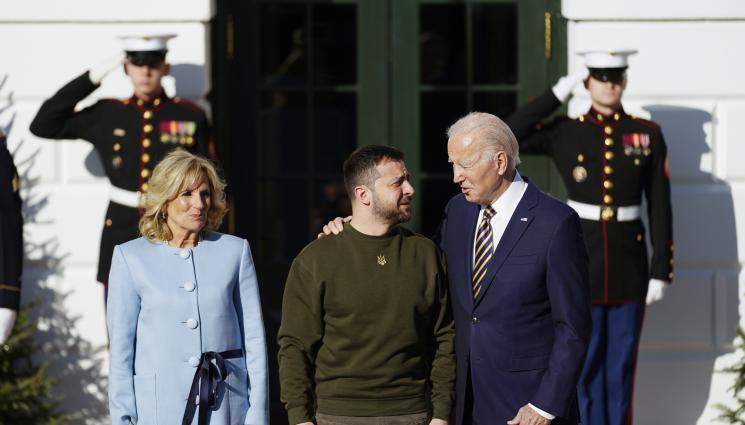 Байдън - Зеленски подари медал на Байдън