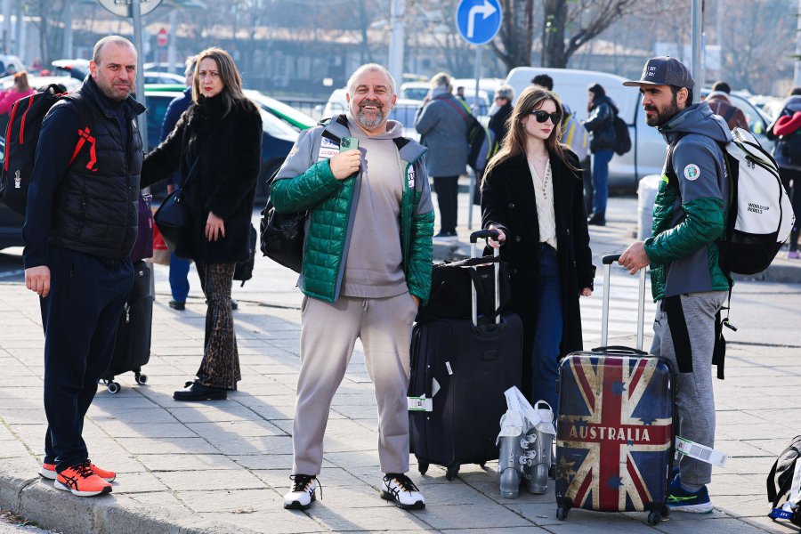 Посрещане на Алберт Попов и Камен Златков в София1