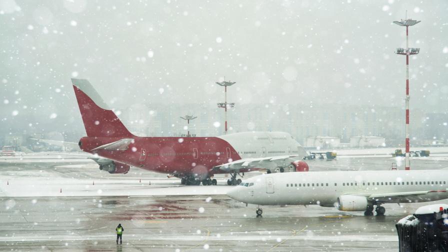 Над 5000 отменени полета в САЩ заради зимните бури