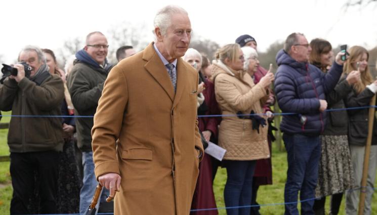 Чарлз - Чарлз III поднови дългогодишна традиция за Коледа