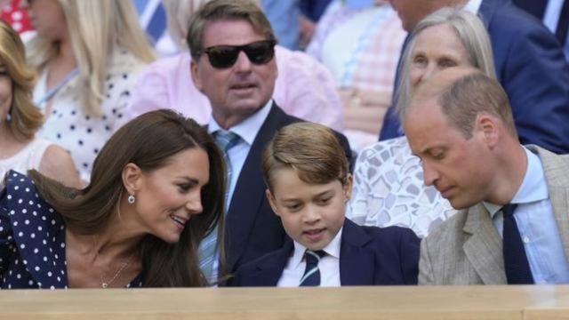 Принц Уилям и Кейт публикуваха коледна рисунка на принц Джордж (СНИМКА)