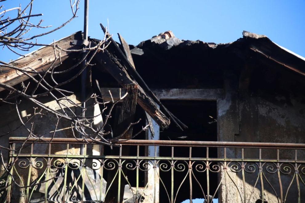 Умишлен палеж или инцидент заради техническа повреда. Това са двете