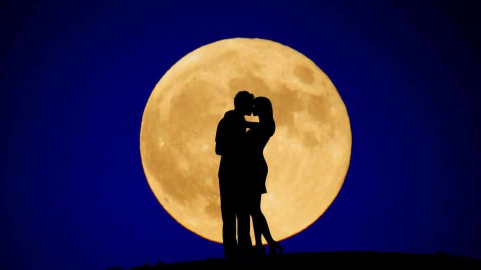 астрология небе луна любов двойка