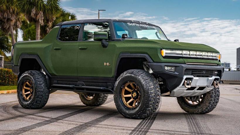 GMC Hummer EV SoFlo Strikeforce