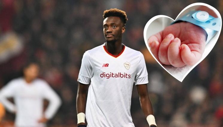 Тами Ейбрахам - Ас на Рома чака бебе под елхата 