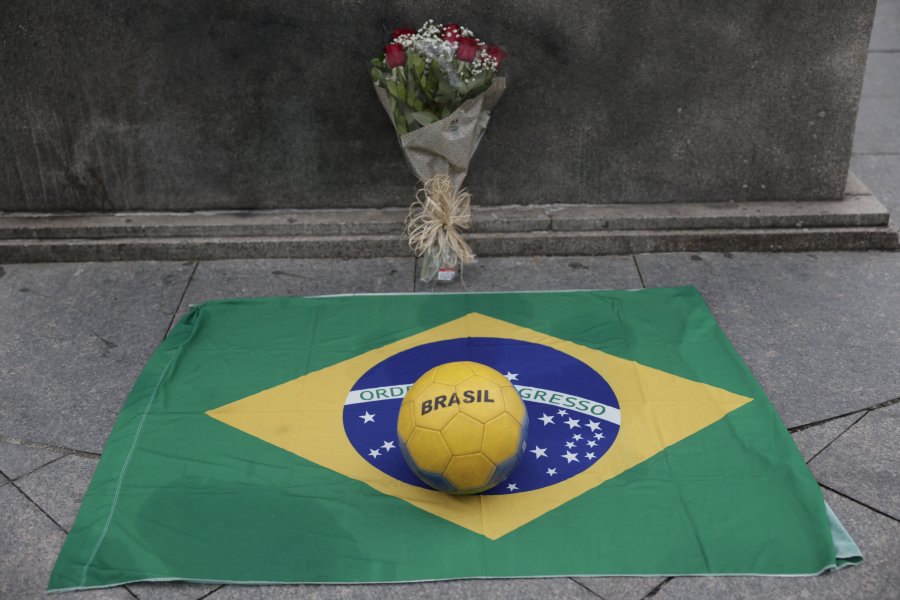 Бразилия скърби за Пеле1