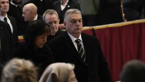Унгарският премиер Виктор Орбан отдаде почит днес на покойния бивш