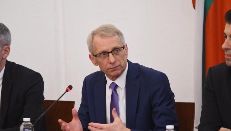 Денков - ДЕНКОВ ОТРЯЗА ГЕРБ: Няма да преговаряме за състава на проектокабинета
