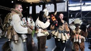 Над 200 сурвакари майстори на маски и фолклорен танцов ансамбъл