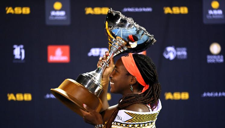 Коко Гоф - Коко Гоф с трета титла