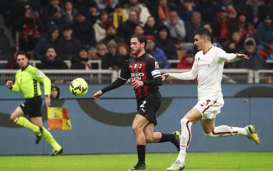 Милан и Рома играят при резултат 1:0 в мач от