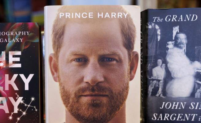 Всичко, което научихме от мемоарите на принц Хари за конфликтите му с Уилям и Кейт