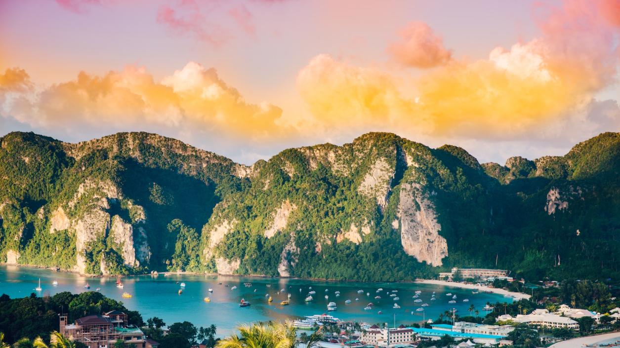 Тайланд въвежда такса за чуждестранните туристи