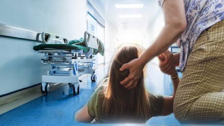 припаднала болница момиче