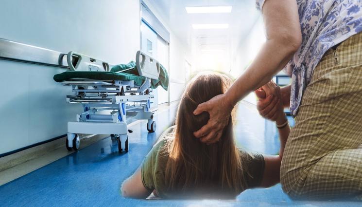 припаднала болница момиче - ПЪЛЕН АБСУРД: Дете колабира, три болници отказаха да го приемат