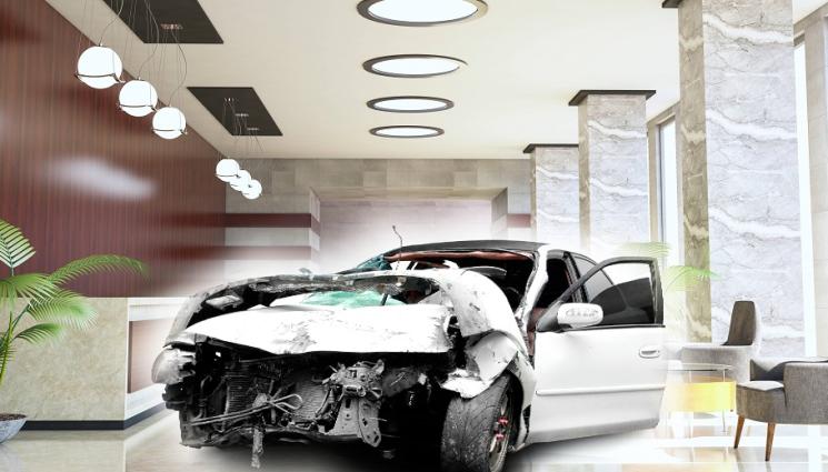 а - КИПНА МУ: Бесен клиент вкара возилото си във фоайето на луксозен хотел (ВИДЕО)