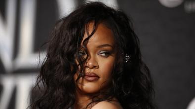 Rihanna напомни за участието си в Супербоул