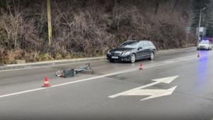 Кола блъсна колоездач на входа на град Троян Инцидентът стана