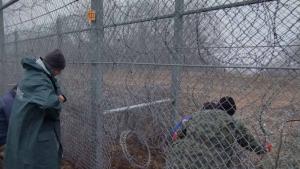 Ограда граница мигранти