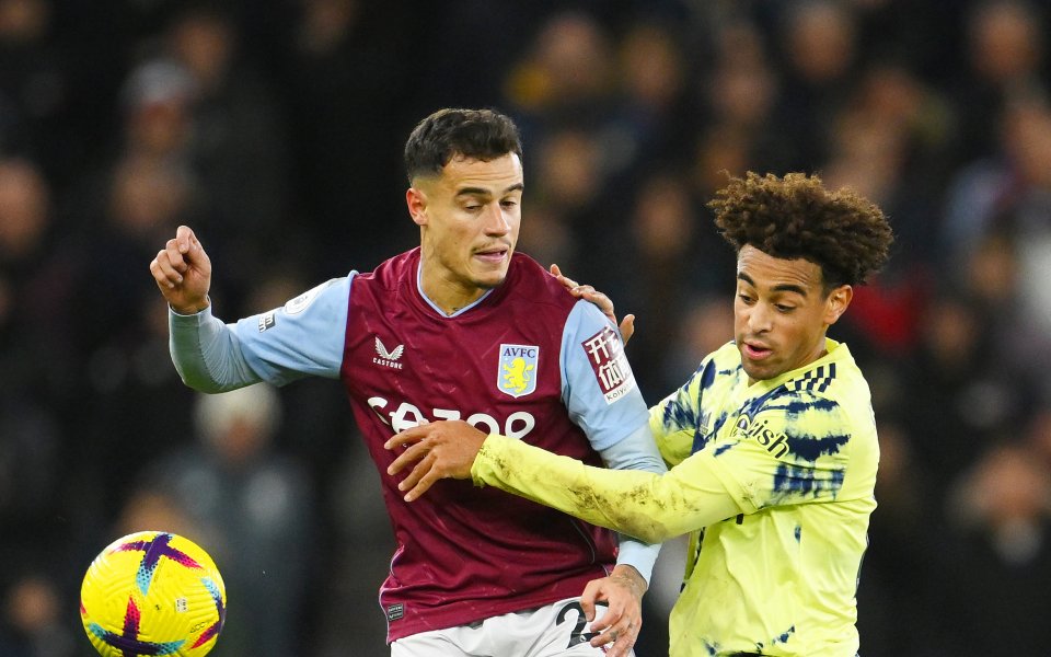 Астън Вила Лийдс