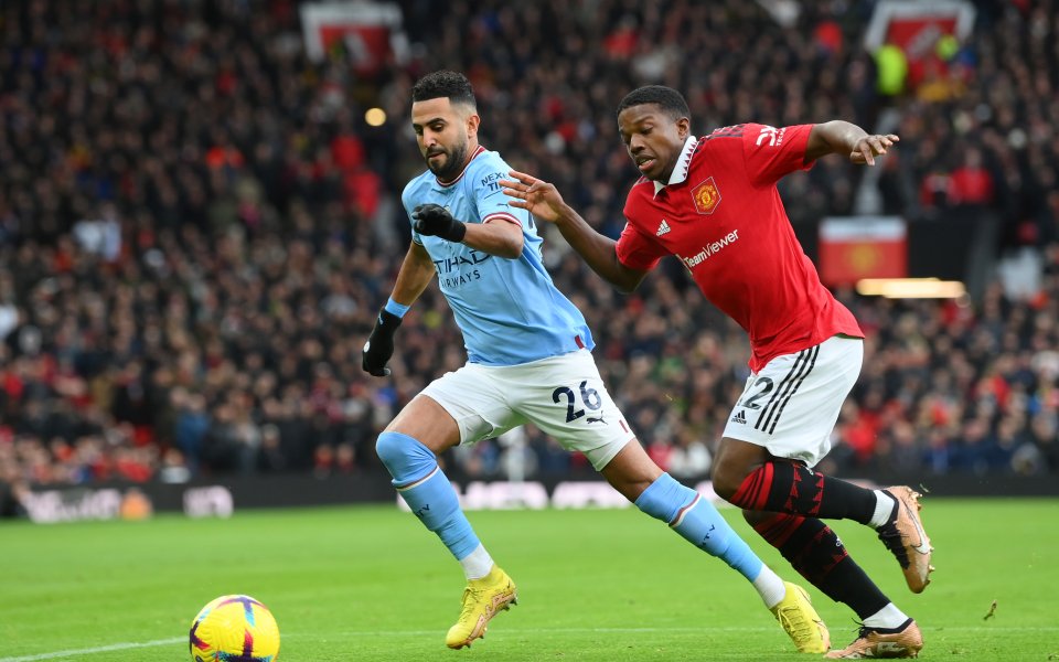 Манчестър Юнайтед и Манчестър Сити играят при резултат 0:0 в