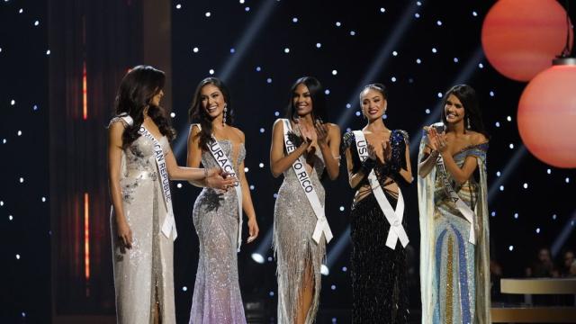 Красота, блясък и световен мир: Конкурсът „Мис Вселена 2023“ (ГАЛЕРИЯ)