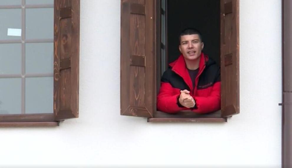 В рубриката Краси Боев ни запознава с едно момче, което решава