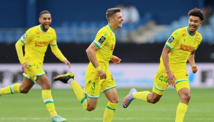 Нант - Нант надви Монпелие в мач с ексцесии и червени картони