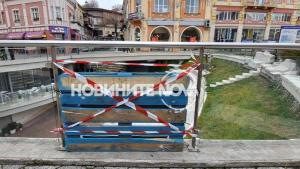 Стъклените парапети на Римския стадион в Пловдив отново станаха жертва на
