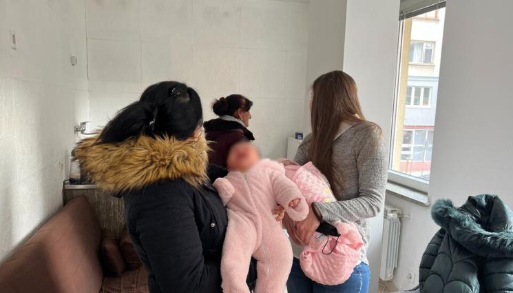 Шейново бебета - ОТКРАДНАТ ЖИВОТ: Семействата на разменените бебета искат 600 000 лв. обезщетение от болница