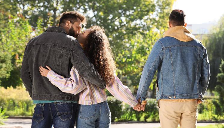 двойка изневяра - ОТ ЦВЯТ НА ЦВЯТ: 10 звездни двойки с отворени връзки (СНИМКИ)