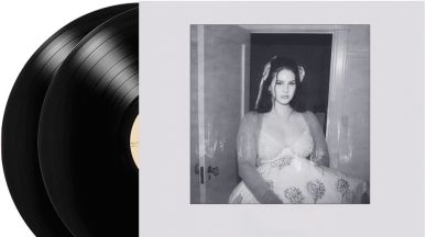 Lana Del Rey полугола на обложката на новия си албум
