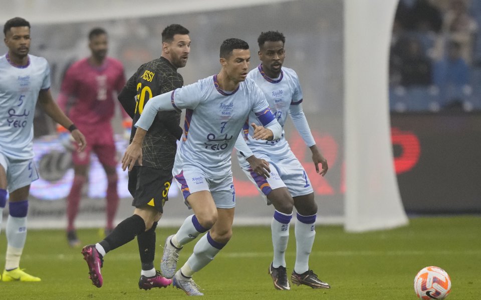 Сборният отбор от звездите на Ал Хилал и Ал Насър