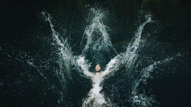 Спасиха мъж, оцелял 24 дни в Карибско море (ВИДЕО)