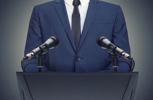 Въпреки че заплатата му беше увеличена, сръбският президент Александър Вучич