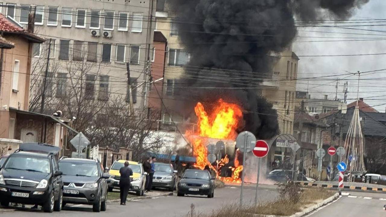 цистерна запалена