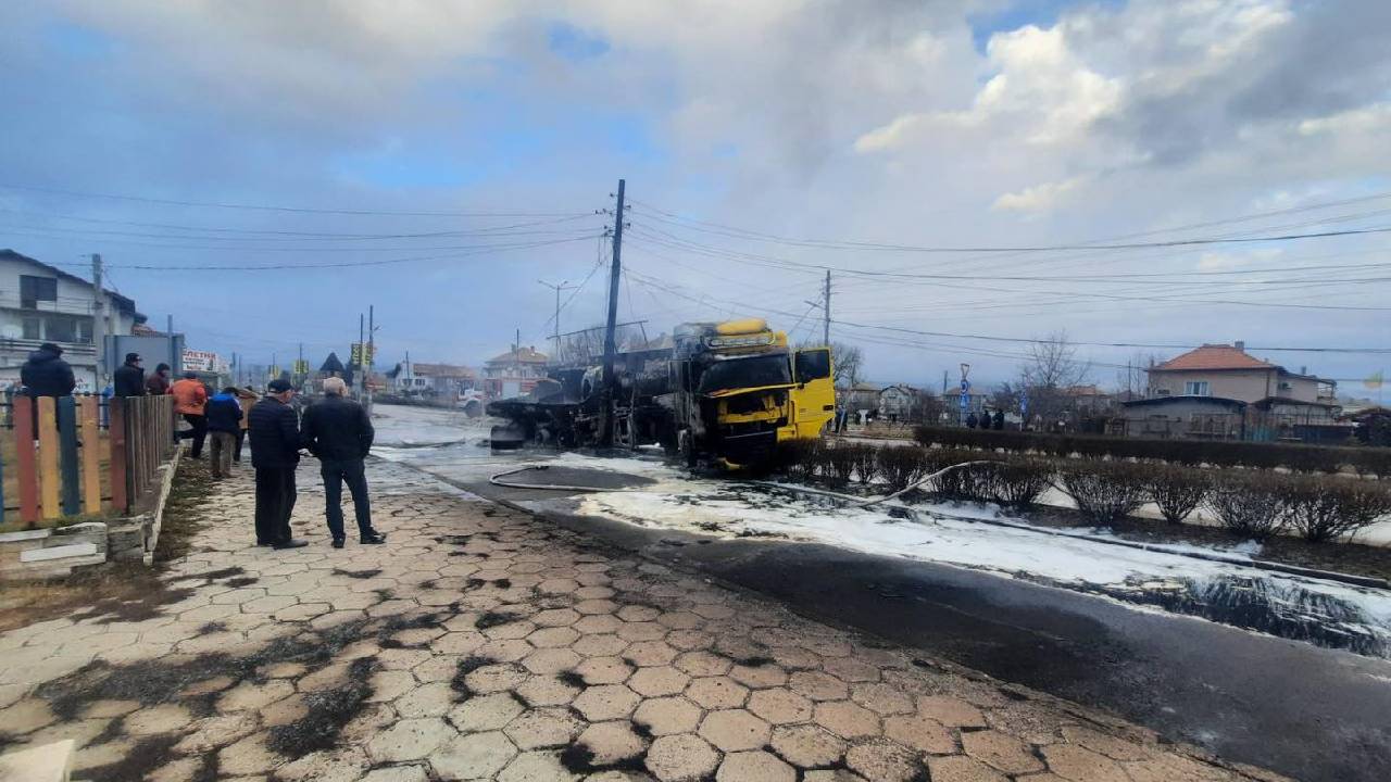 цистерна запалена