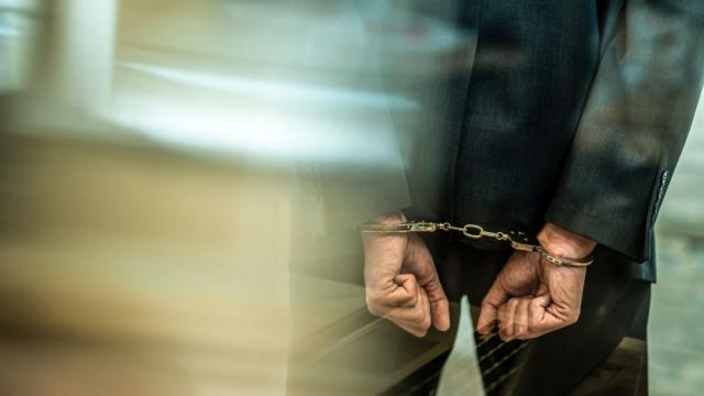 За кратко на свобода: Затворници избягаха, хванаха ги докато хапват палачинки  