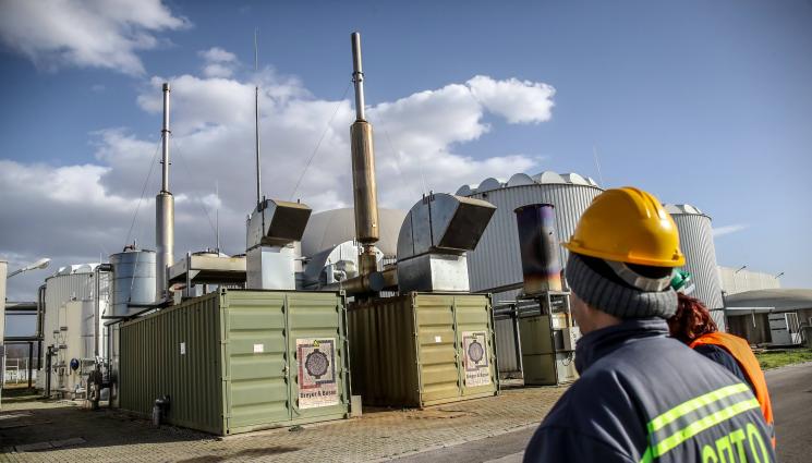 инсталация биокомпост Долни Богров - Агро Телеграф: Фабрика превръща счупени клони в биокомпост