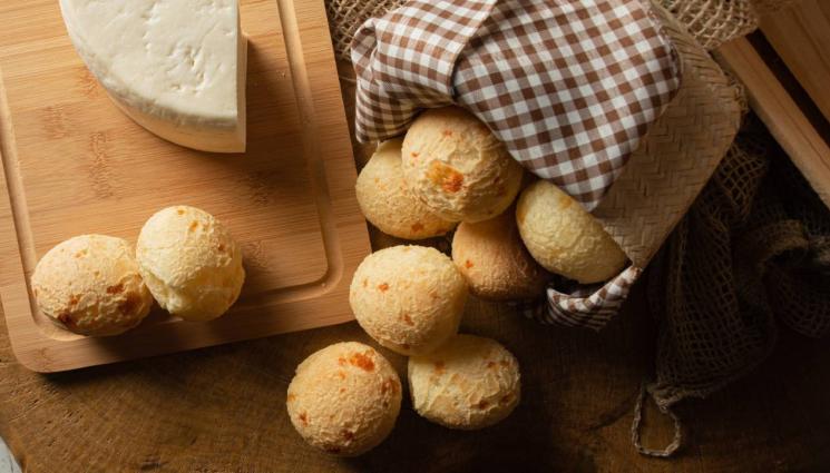 рецепти - По нашенски със Звездев: Бързи парени бухти с чубрица и сирене