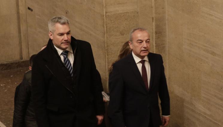 Карл Нехамер Гълъб Донев - Гълъб Донев се срещна с австрийския канцлер, зачекна темата