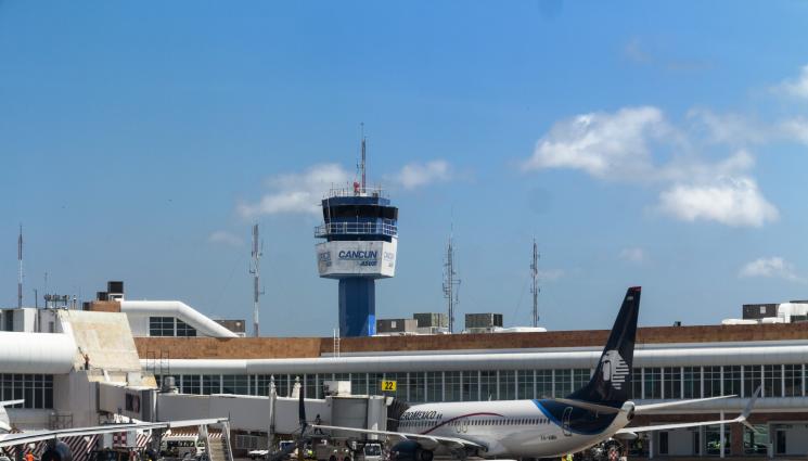 Канкун летище - Кошмар на летището в Канкун: БГ туристи в Мексико попадат в килия