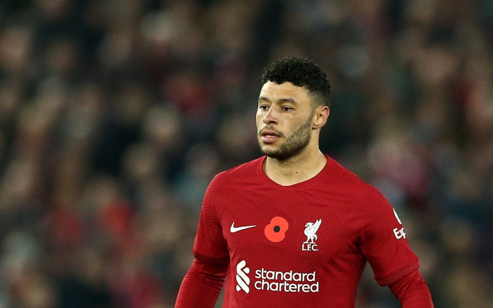Футболистът на Ливърпул - Алекс Окслейд-Чембърлейн, е попаднал в радара