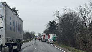 Тежка катастрофа затвори временно главен път София Варна в района