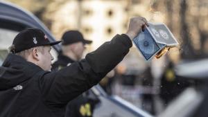 Крайнодесният политик Расмус Палудан изгори Корана в Дания, след като