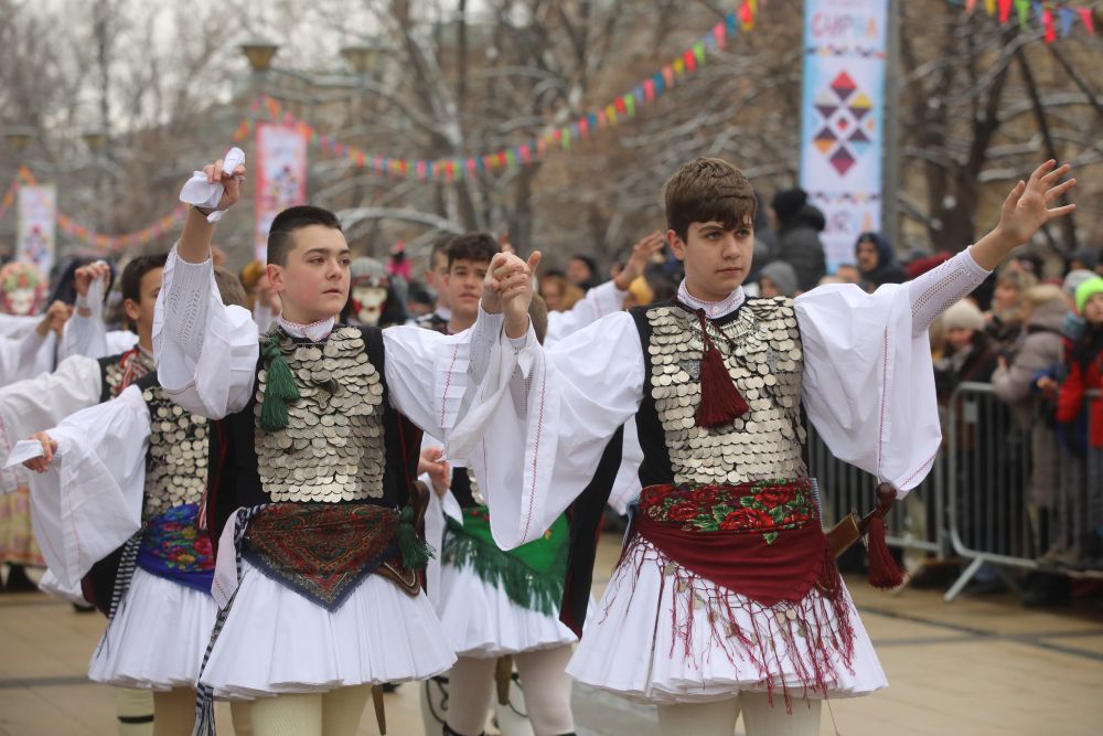Международният фестивал в Перник e най-авторитетната в България и Европа изява на традиционни народни игри и обичаи с маски. Той популяризира достигнали до днес варианти на древна обредност, част от българската фолклорна традиция. Ежегодно във фестивалната надпревара участват хиляди носители на традицията от всички етнографски райони на България, а също и гости от чужбина.